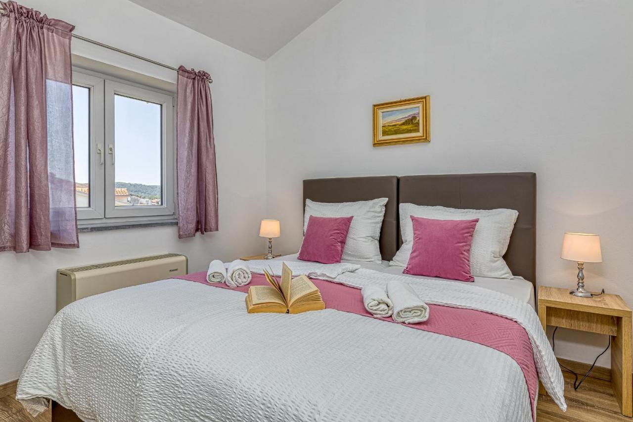 Island Resort Mihaela - Happy Rentals تروغير المظهر الخارجي الصورة